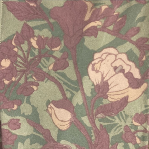 💐🌷Lularoe OS Leggings - Pastel Floral - Picture 5 of 6